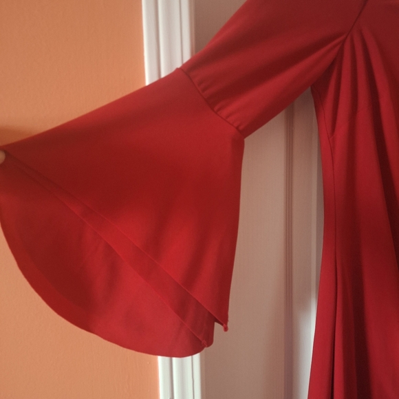 Le Chateau Off the Shoulder Dress Red - Picture 4 of 5